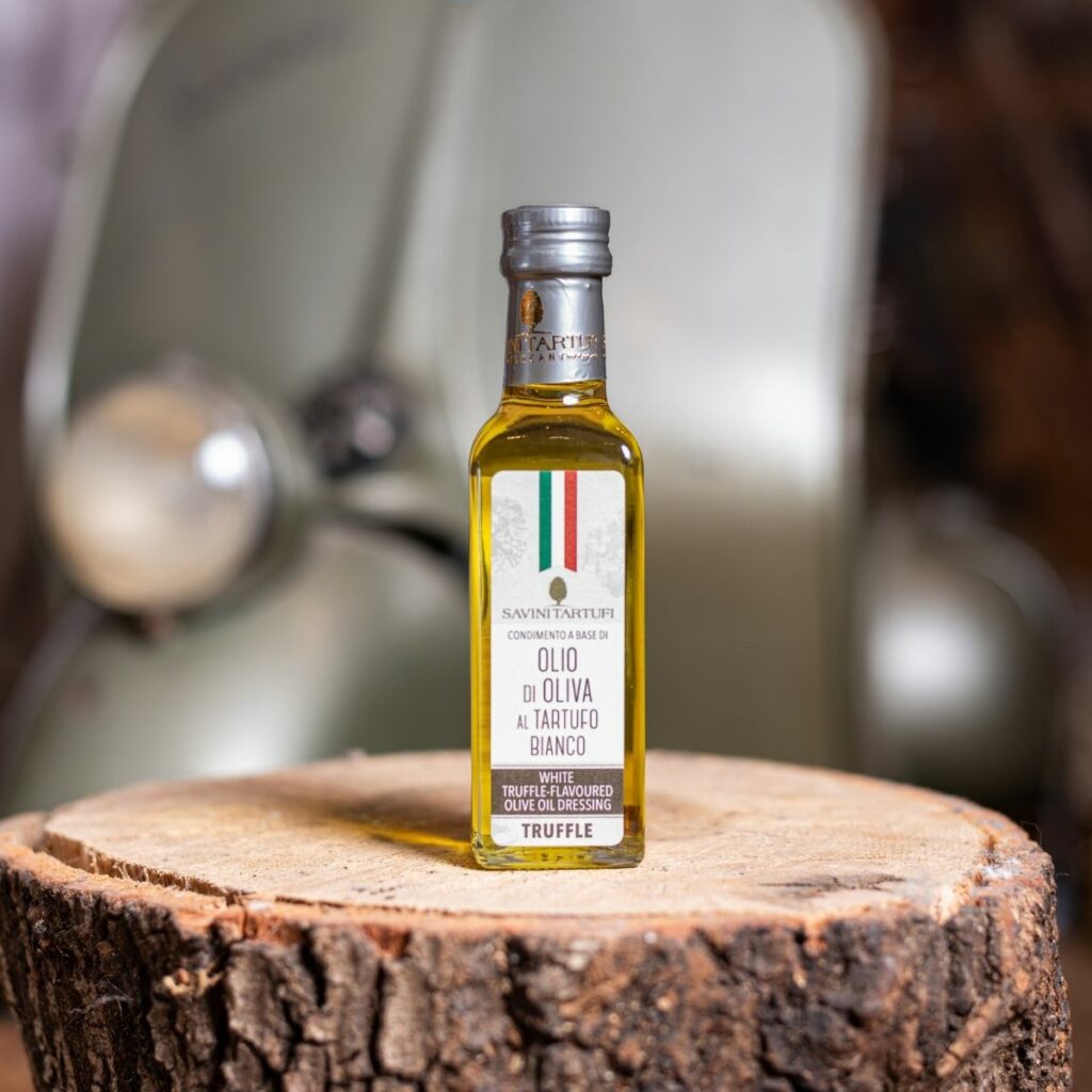 White truffleflavoured olive oil dressing Savini Tartufi