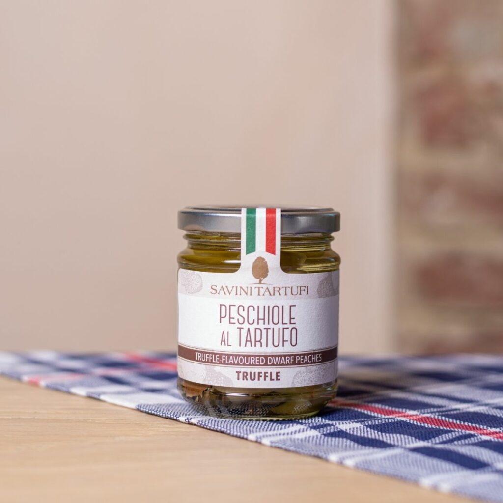 Truffle flavoured dwarf peaches Savini Tartufi